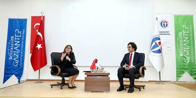 Fatma Şahin, GAÜN Sağlık Bilimleri Fakültesi öğrencileriyle buluştu