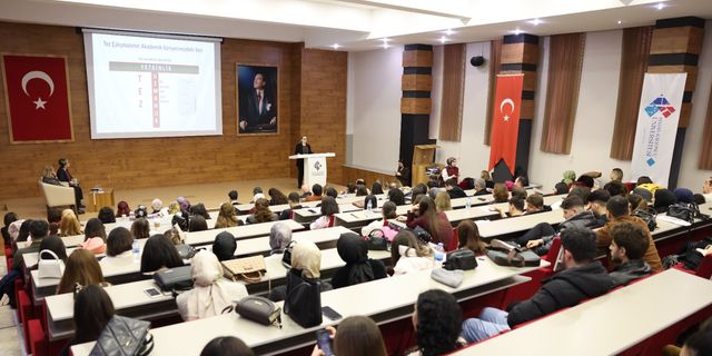 HKÜ’de genç araştırmacılar bilimle buluştu