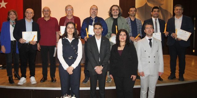 GAÜN'de öğretim üyelerine “Altın Neşter Ödülleri” taktim edildi