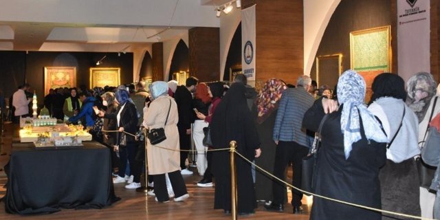 Mukaddes Emanetler Sergisi'ne yoğun ilgi var