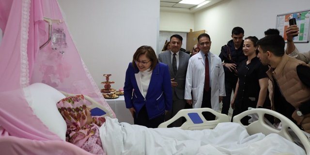 Tüp bebek desteğiyle ilk bebek dünyaya geldi