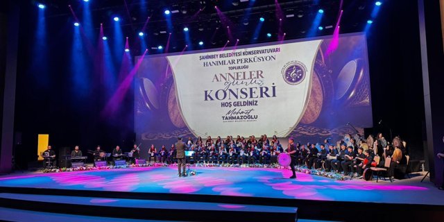 70 kadın sanatçıdan Anneler Günü’nde unutulmaz performans