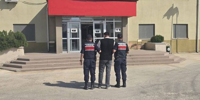 Aranan 2 hükümlü jandarma ekiplerinden kaçamadı