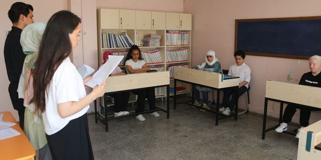 Gaziantep’te görme engelli öğrencilere LGS için gönüllü destek