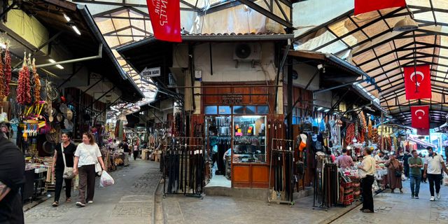 Bakırcılar Çarşısına can veren esnaflar