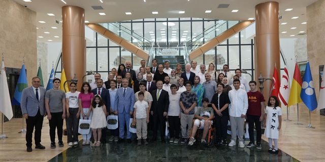 Gaziantep'te LGS şampiyonları Vali Çeber'le bir araya geldi