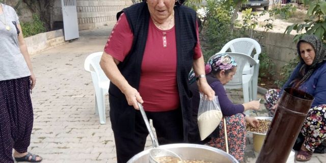 Bereketin Simgesi aşure kazanları kaynıyor