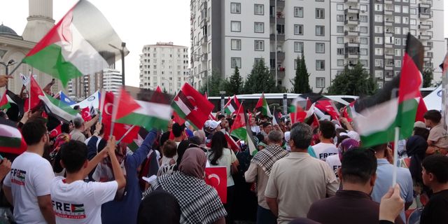 Filistin konvoyu Gaziantep'te vatandaşlarla buluştu