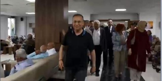 Vali Çeber huzurevinde yaşlılarla moral gecesinde buluştu
