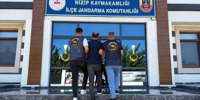 12 yıl 2 ay hapis cezasıyla aranıyordu, yakayı ele verdi