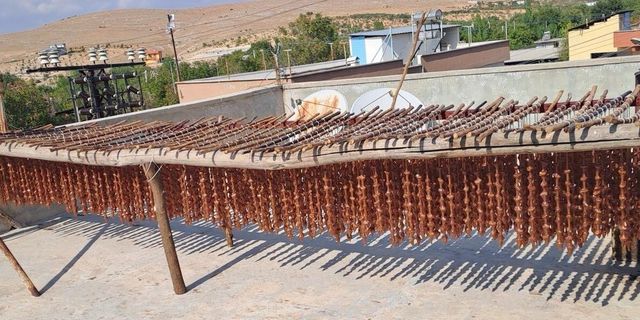 Gaziantep’te cevizli sucuk ve bastık mesaisi başladı