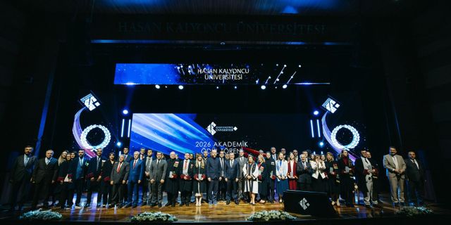 HKÜ’de başarılı akademisyen ve öğrenciler onurlandırıldı