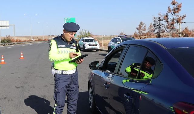 Jandarma ekipleri "cayrokopter" ile trafik denetimi yaptı