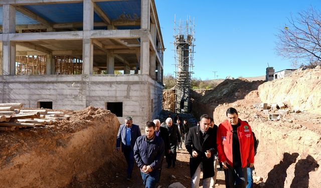 Yılmaz, cami inşaatlarında incelemelerde bulundu