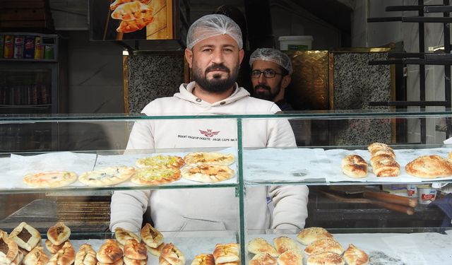 Suriyeli esnaf dönüş için kepenkleri indirmeye hazırlanıyor