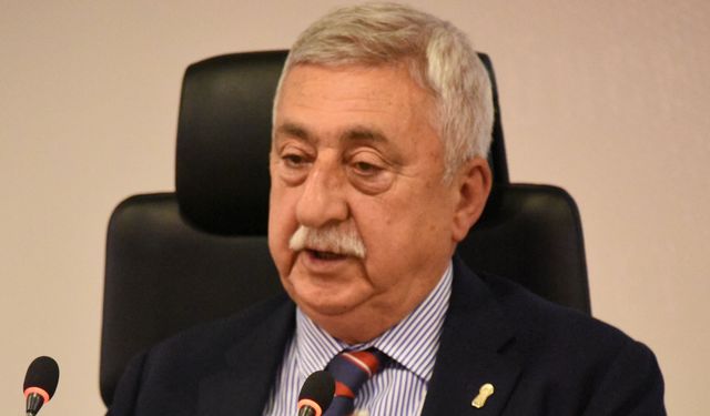 Palandöken: "Kıyafette dayatma değil serbest tercih olmalı"