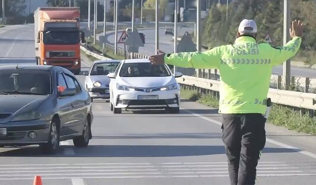 Trafik denetimlerinde bir haftada sürücülere işlem yapıldı