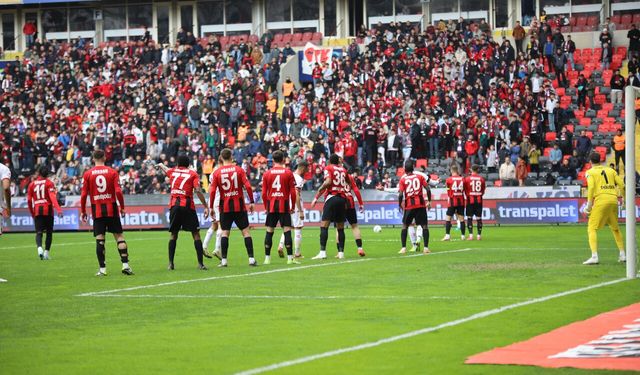 Gaziantep FK: 1 - Sivasspor: 1 (İlk yarı)