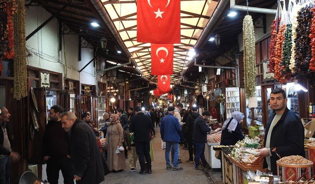 Bakırcılar Çarşısı’nda Zanaatkârlık Nasıl Yaşatılıyor?