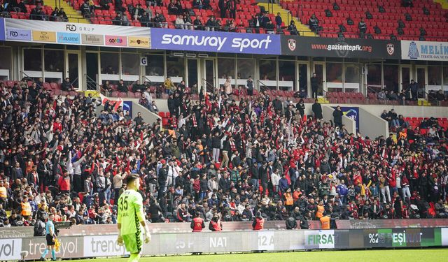 Gaziantep FK Taraftarları Maraton Tribününe Akın Etti