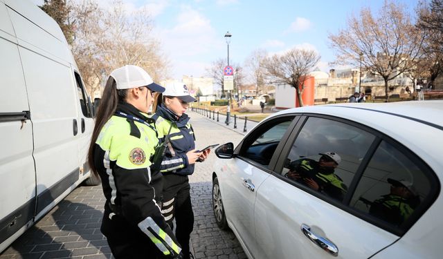 Kadın polisler, asayişin sağlanmasında etkin rol oynuyor