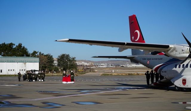 Şehit Osman Oktay'ın naaşı İzmir'e uğurlandı