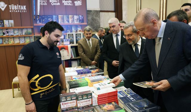 Cumhurbaşkanı Erdoğan, kitap fuarını ziyaret etti