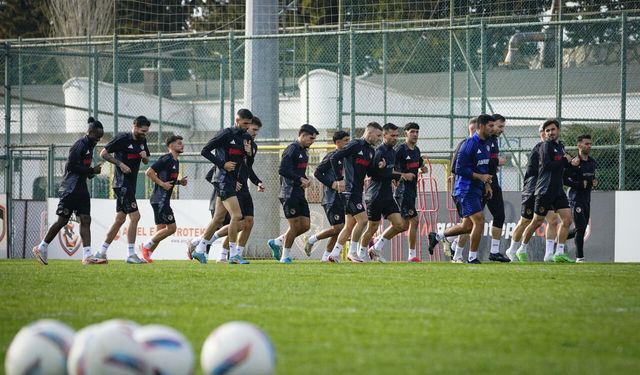 Selçuk İnan, futbolcularına jest yaptı