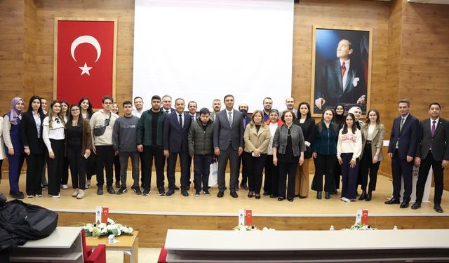 HKÜ’de "Türkiye Yüzyılı Maarif Modeli" semineri düzenlendi