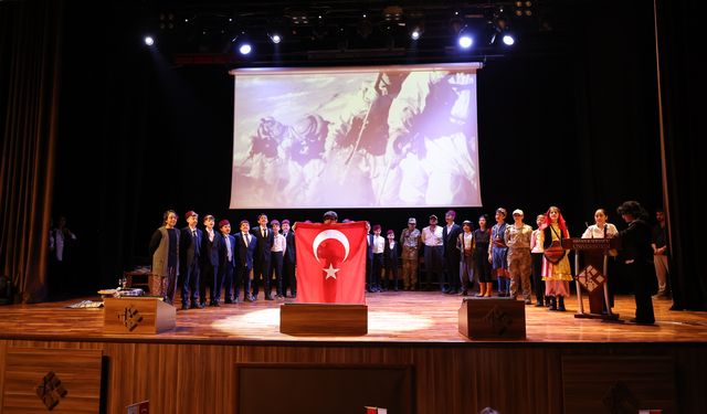 HKÜ!de “Bir Yıldız, Bir Hilal, İlelebet İstiklal” Konferansı düzenlendi