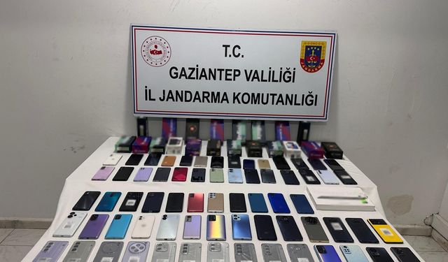 Gaziantep'te kaçak telefon ele geçirildi