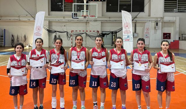 SANKO Okulları basketbolda namağlup şampiyon oldu