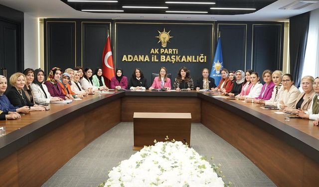 Derya Bakbak, Kadın Kollarını tek tek dinledi