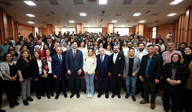 Abdulkadir Konukoğlu, GAÜN’lü öğrencilerle hayat tecrübelerini paylaştı