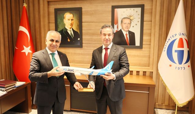 Kerem Sarp’tan Rektör Prof. Dr. Doğan’a ziyaret