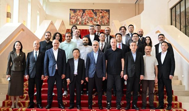 Bakan Uraloğlu, teknoloji devleriyle bir araya geldi