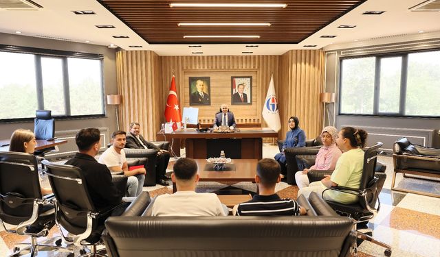 GAÜN rektörü Doğan şehit aileleri heyetini ağırladı