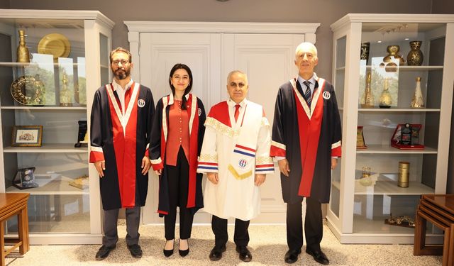 GAÜN’de cübbe ve rozet töreni