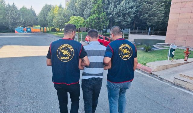 Firari şahıs jandarma ekiplerince yakalandı
