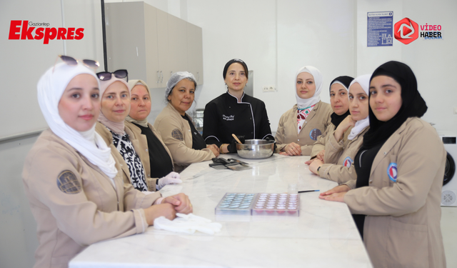 Dezavantajlı kadınlar çikolata üretimini öğreniyor