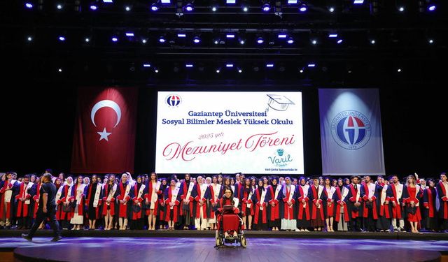 GAÜN Sosyal Bilimler'de mezuniyet coşkusu