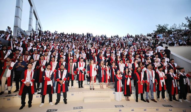 Yapay zeka destekli mezuniyet töreni