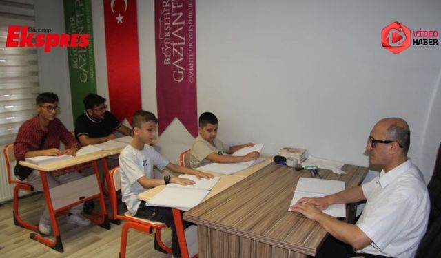 Gaziantep’te görme engelliler Kur'an-ı Kerim'i öğreniyor