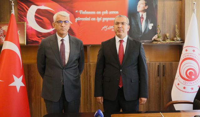 Kınık, Bayraktar’dan görevi devraldı