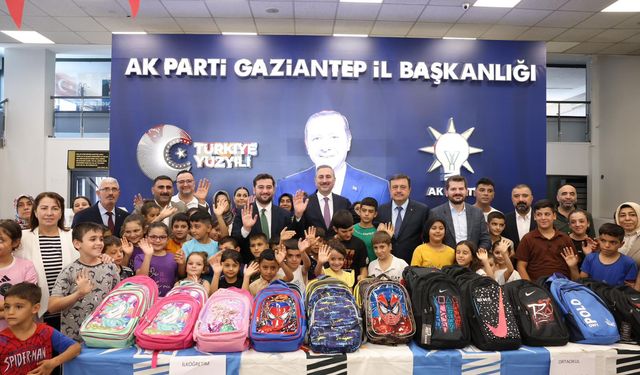 AK Parti Gaziantep'ten ihtiyaç sahibi çocuklara kırtasiye desteği
