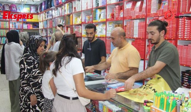 Gaziantep'te velilerin okul alışverişi telaşı