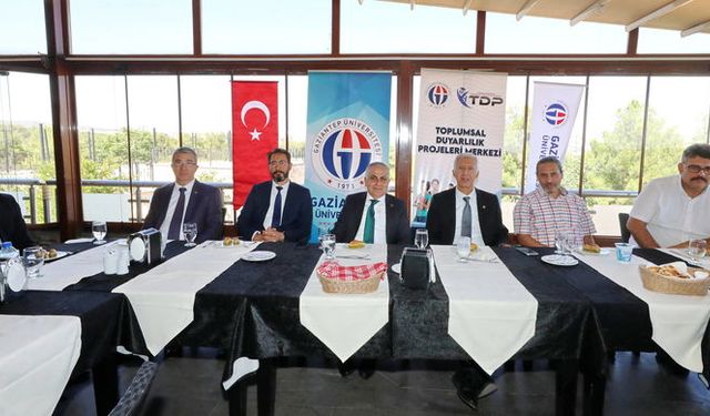 GAÜN öğrencilerine TDP kapsamında sertifika takdimi