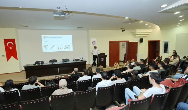 GAÜN’de Üniversite-Sanayi iş birliği konferansı