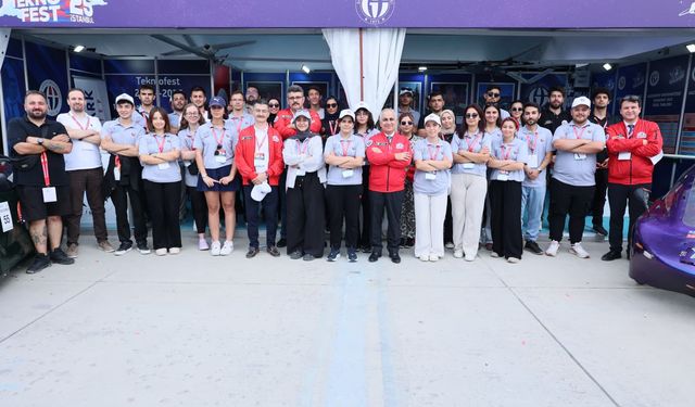 Rektör Doğan TEKNOFEST’e GAÜN öğrencilerle bir araya geldi