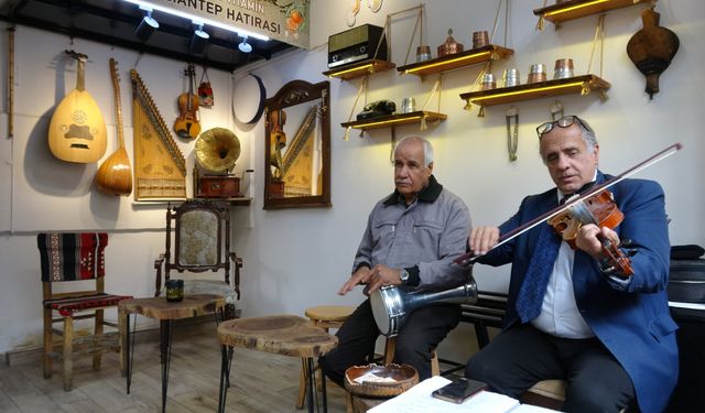 Gaziantepli esnaftan müşterilerine müzikli karşılama